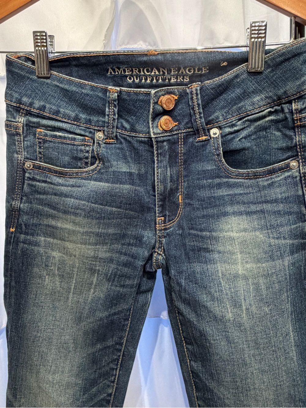 American Eagle Outfitters Women’s Dark Blue Cropped Slim Straight Jeans Size 0 - Picture 3 of 8